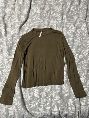 Tresics Olive Green Long Sleeve Lightweight Tee